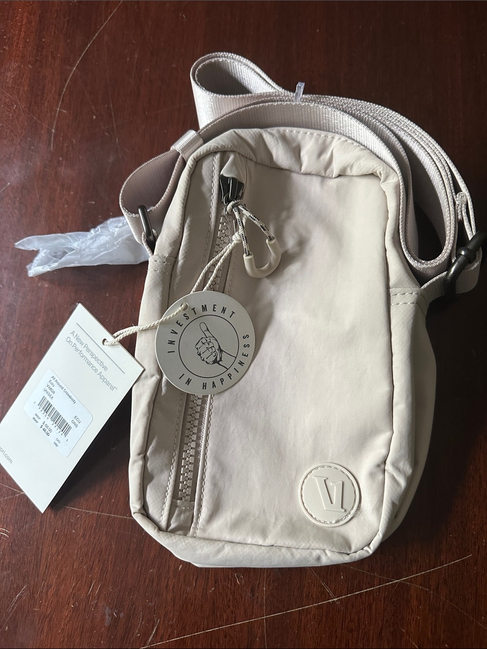 NWT Vuori All Around Crossbody Bag